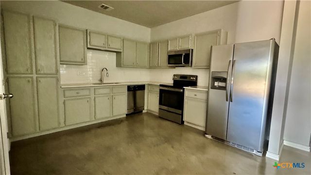 400 Lowes Boulevard B, Killeen, TX 76542