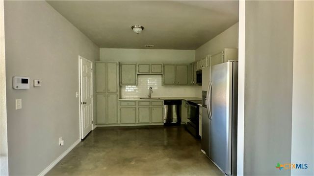 400 Lowes Boulevard B, Killeen, TX 76542