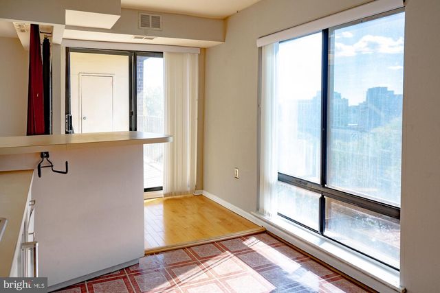 104 ROBERTS LN #401, Alexandria, VA 22314