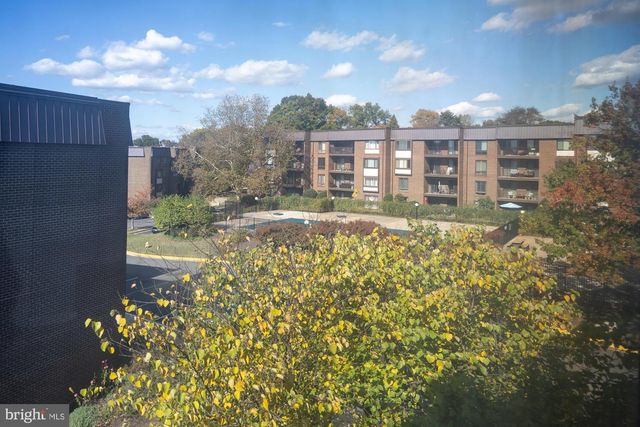 104 ROBERTS LN #401, Alexandria, VA 22314