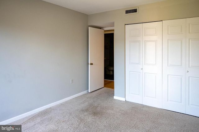 104 ROBERTS LN #401, Alexandria, VA 22314