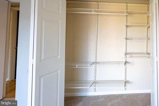 104 ROBERTS LN #401, Alexandria, VA 22314