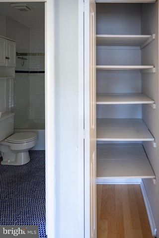 104 ROBERTS LN #401, Alexandria, VA 22314