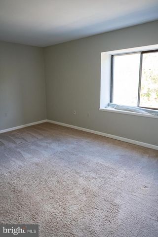 104 ROBERTS LN #401, Alexandria, VA 22314