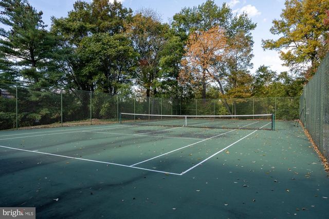 104 ROBERTS LN #401, Alexandria, VA 22314