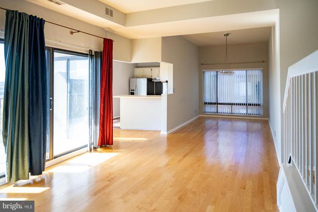 104 ROBERTS LN #401, Alexandria, VA 22314