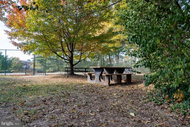 104 ROBERTS LN #401, Alexandria, VA 22314