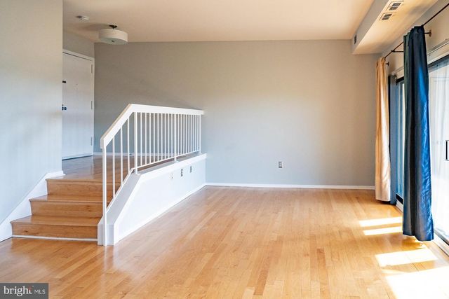 104 ROBERTS LN #401, Alexandria, VA 22314