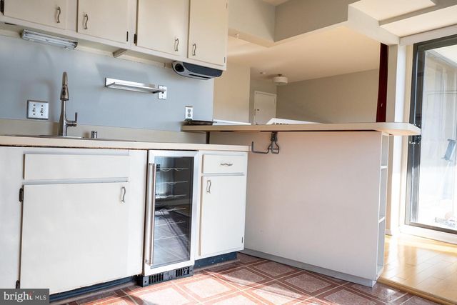 104 ROBERTS LN #401, Alexandria, VA 22314