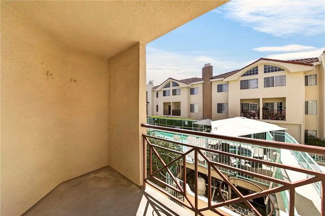 1131 Campbell Street 210, Glendale, CA 91207