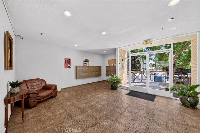 1131 Campbell Street 210, Glendale, CA 91207