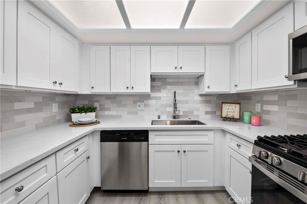 1131 Campbell Street 210, Glendale, CA 91207