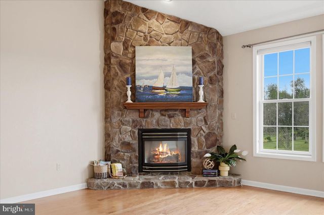 1792 MYERSTOWN RD, Charles Town, WV 25414