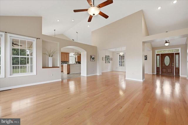 1792 MYERSTOWN RD, Charles Town, WV 25414