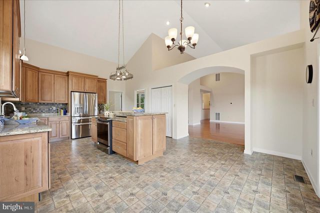 1792 MYERSTOWN RD, Charles Town, WV 25414