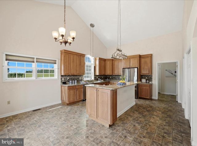 1792 MYERSTOWN RD, Charles Town, WV 25414