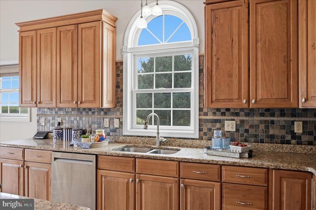 1792 MYERSTOWN RD, Charles Town, WV 25414