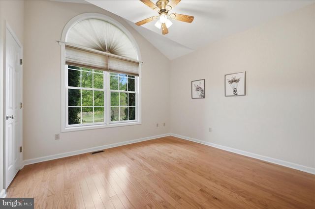 1792 MYERSTOWN RD, Charles Town, WV 25414