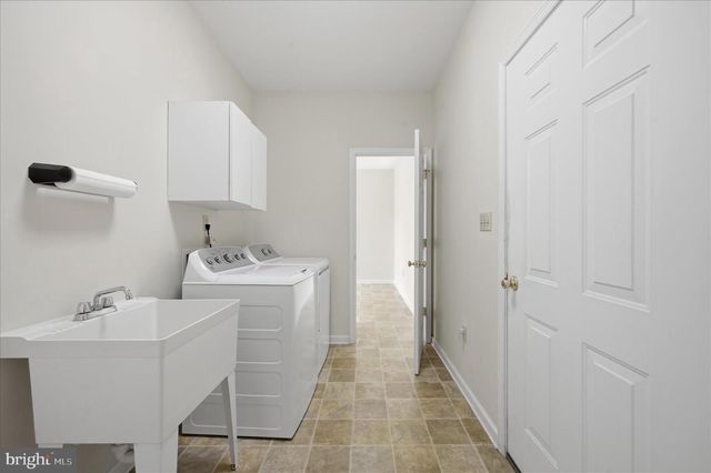 1792 MYERSTOWN RD, Charles Town, WV 25414