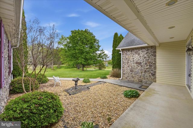1792 MYERSTOWN RD, Charles Town, WV 25414
