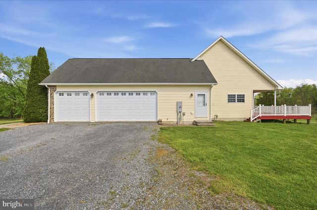 1792 MYERSTOWN RD, Charles Town, WV 25414