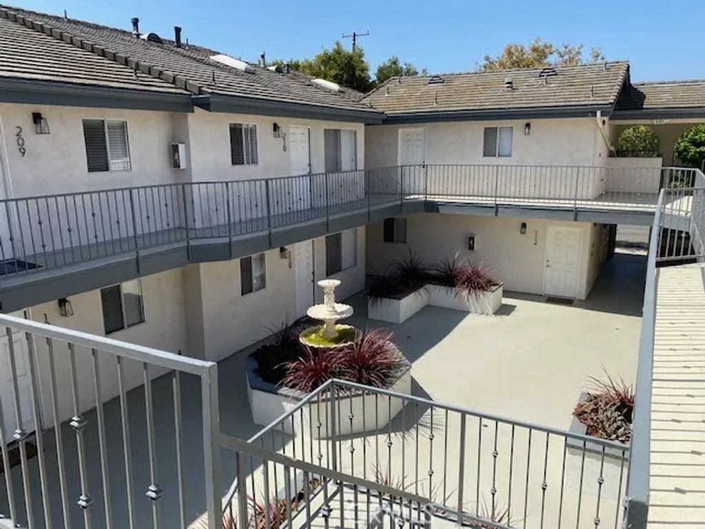 5401 E Anaheim Road 205, Long Beach, CA 90815
