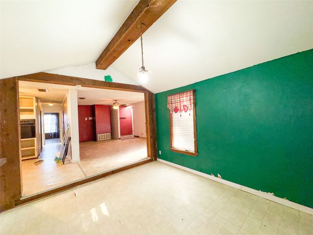 2007 Avenue E, Cisco, TX 76437