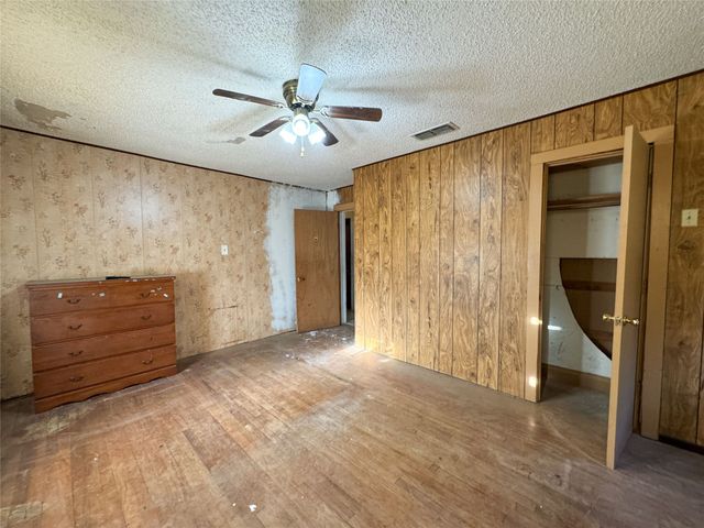 2007 Avenue E, Cisco, TX 76437
