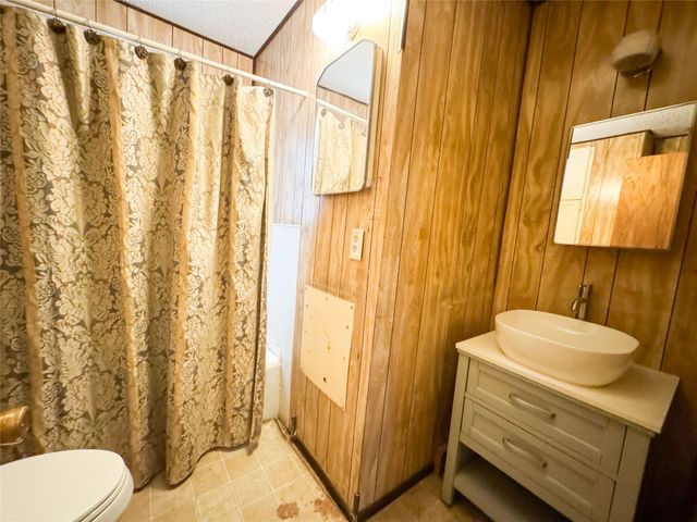 2007 Avenue E, Cisco, TX 76437