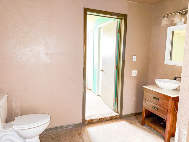 2007 Avenue E, Cisco, TX 76437