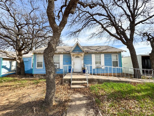 2007 Avenue E, Cisco, TX 76437
