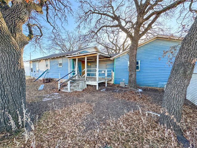 2007 Avenue E, Cisco, TX 76437