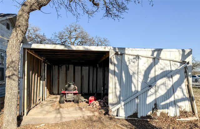 2007 Avenue E, Cisco, TX 76437