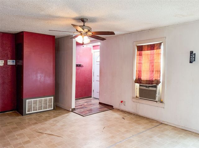 2007 Avenue E, Cisco, TX 76437