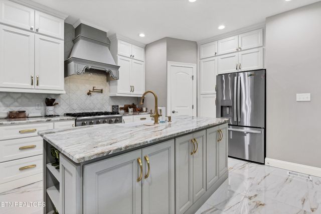 101 Settlers Point Blvd, Maryville, TN 37801