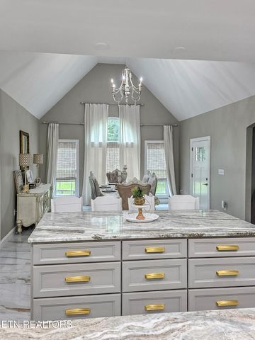 101 Settlers Point Blvd, Maryville, TN 37801