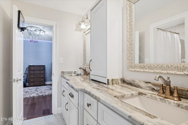 101 Settlers Point Blvd, Maryville, TN 37801