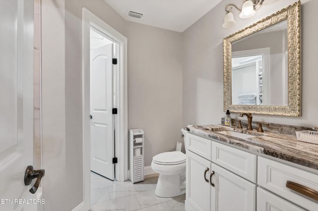 101 Settlers Point Blvd, Maryville, TN 37801