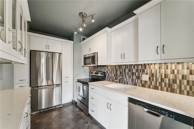 333 W Meyer Boulevard 504, Kansas City, MO 64113