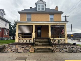 201 Thompson St, Latrobe, PA 15650