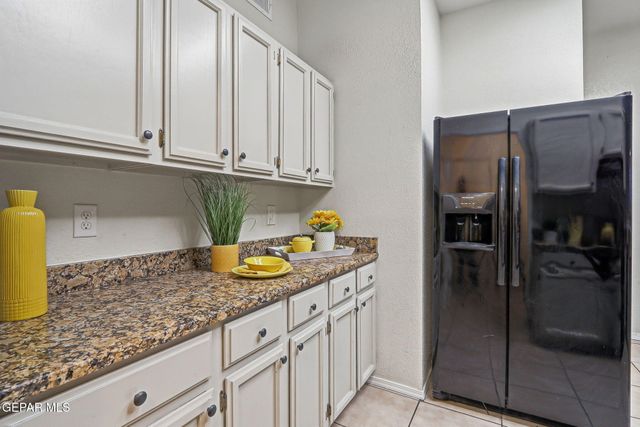 1425 JOHN PHELAN Drive, El Paso, TX 79936