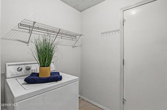 1425 JOHN PHELAN Drive, El Paso, TX 79936