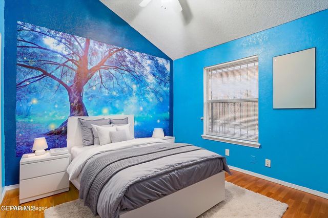 1425 JOHN PHELAN Drive, El Paso, TX 79936