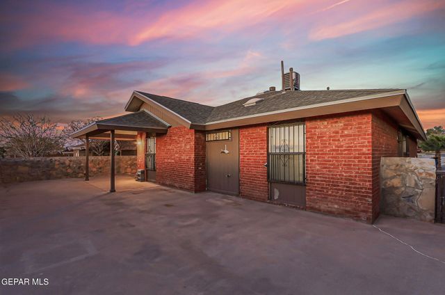 1425 JOHN PHELAN Drive, El Paso, TX 79936