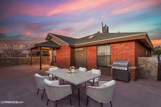 1425 JOHN PHELAN Drive, El Paso, TX 79936