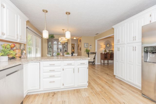 5766 Spring Corner Road, Newburgh, IN 47630
