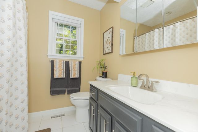 5766 Spring Corner Road, Newburgh, IN 47630