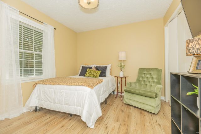 5766 Spring Corner Road, Newburgh, IN 47630
