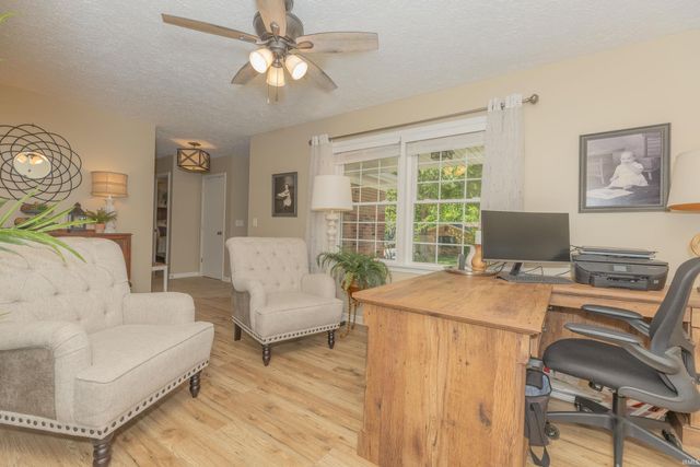 5766 Spring Corner Road, Newburgh, IN 47630