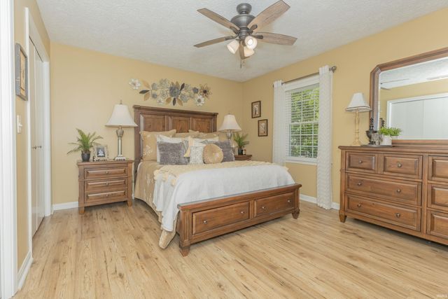 5766 Spring Corner Road, Newburgh, IN 47630